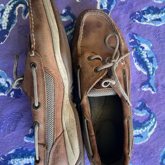 Worn in but not worn out, Sperry boat shoes - Picture 2 of 9